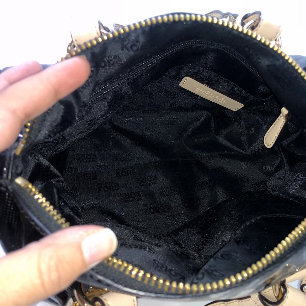 AUTHENTIC Michael Kors Medium Satchel - Picture 9 of 10